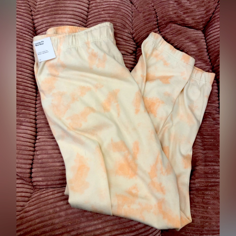 NIKE NWT MID RISE JOGGERS